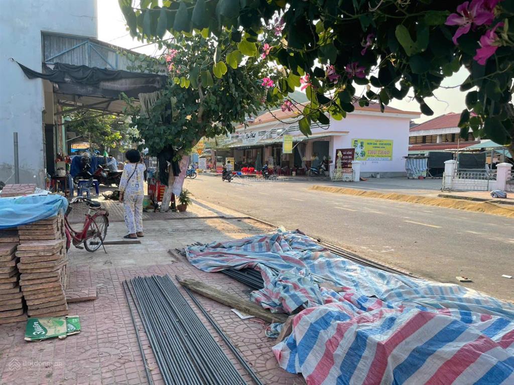 Bán đất đối diện cổng phụ chợ mới phước sơn trung tâm xã tuy phước đông hợp kinh doanh  chính chủ