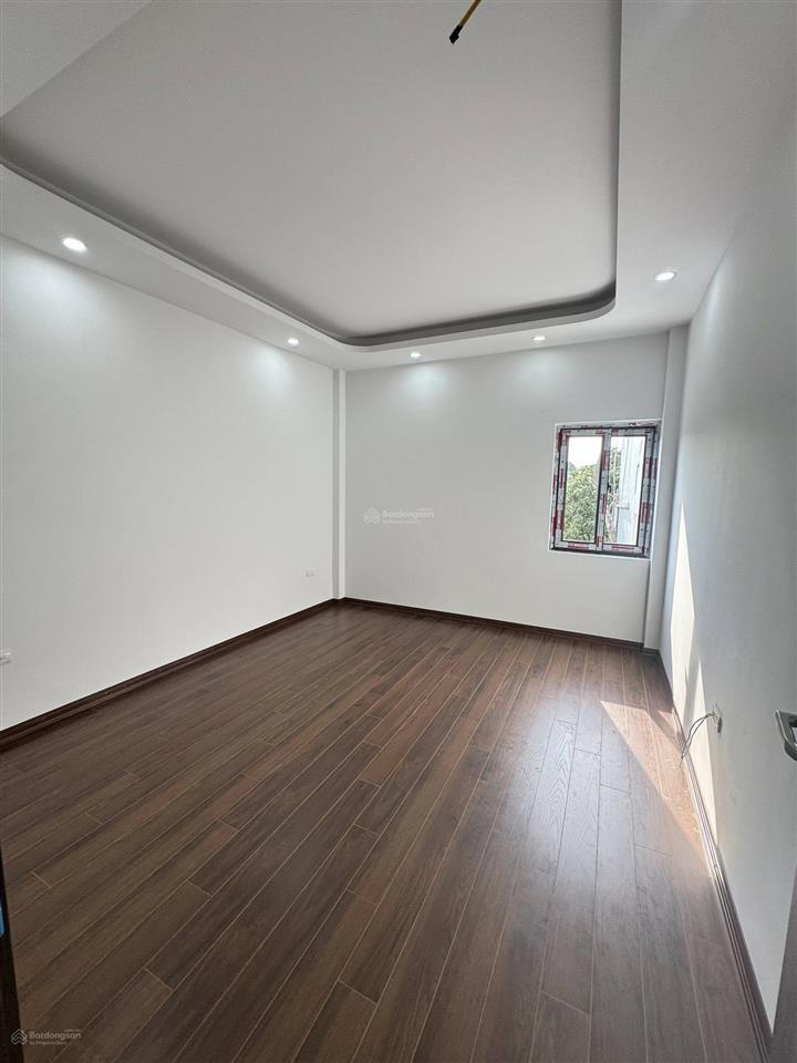 Giảm giá chào 300tr, nhà 40m2 4t 4pn gần trục quốc lộ 6, biên giang, gần trg đại học giá 3,25 tỷ