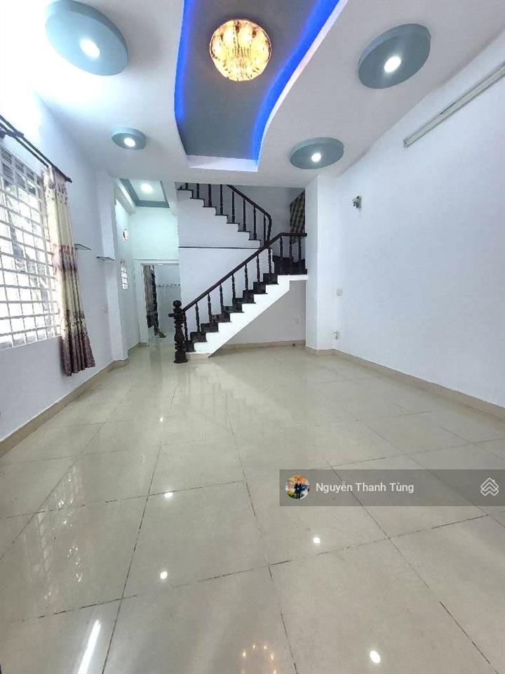 Mặt tiền kinh doanh 3 tầng lô góc không lộ giới đường thạnh xuân 18, dt 90m2 (4.5 x 20), đường 8m.