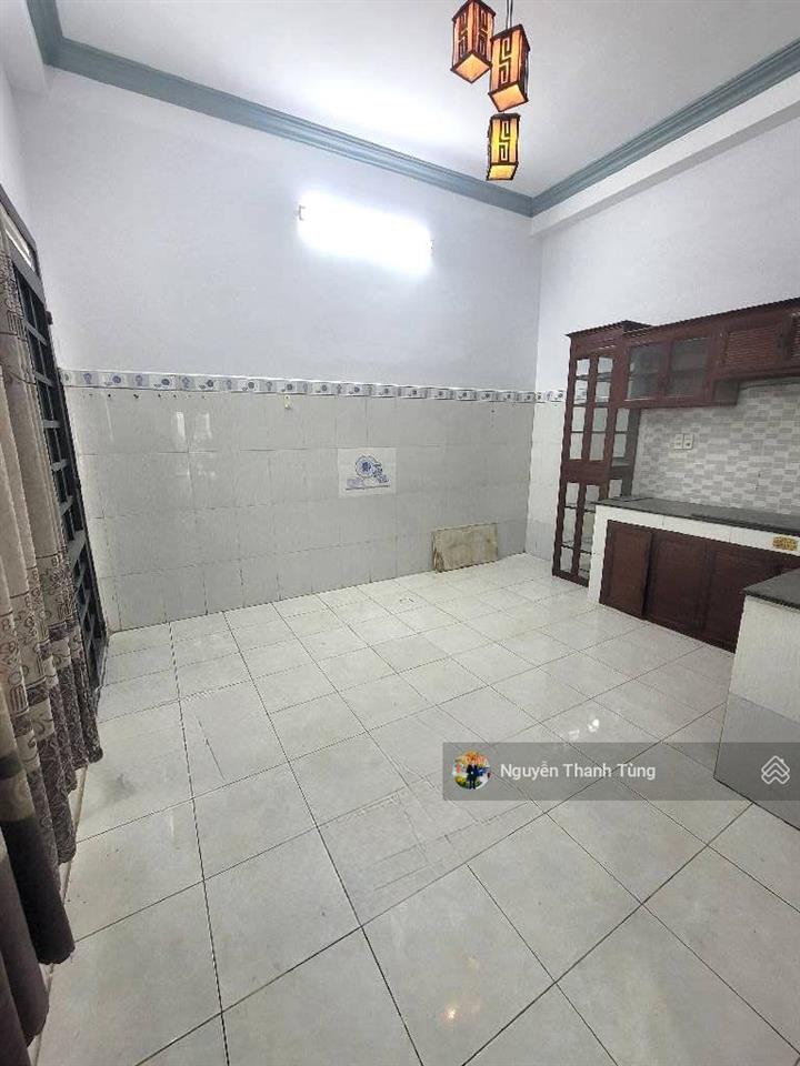 Mặt tiền kinh doanh 3 tầng lô góc không lộ giới đường thạnh xuân 18, dt 90m2 (4.5 x 20), đường 8m.