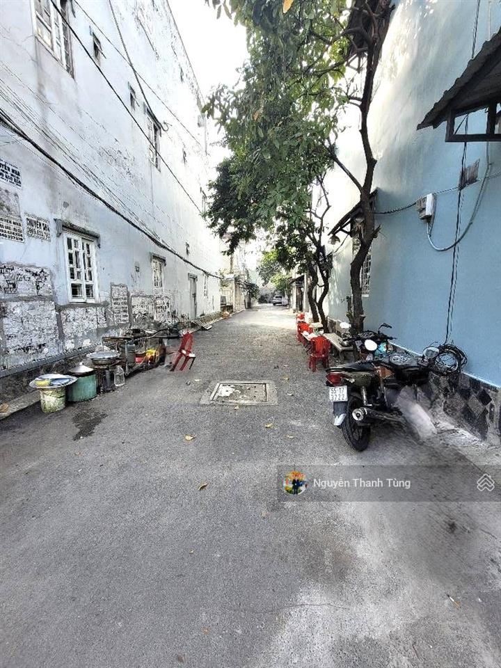 Mặt tiền kinh doanh 3 tầng lô góc không lộ giới đường thạnh xuân 18, dt 90m2 (4.5 x 20), đường 8m.