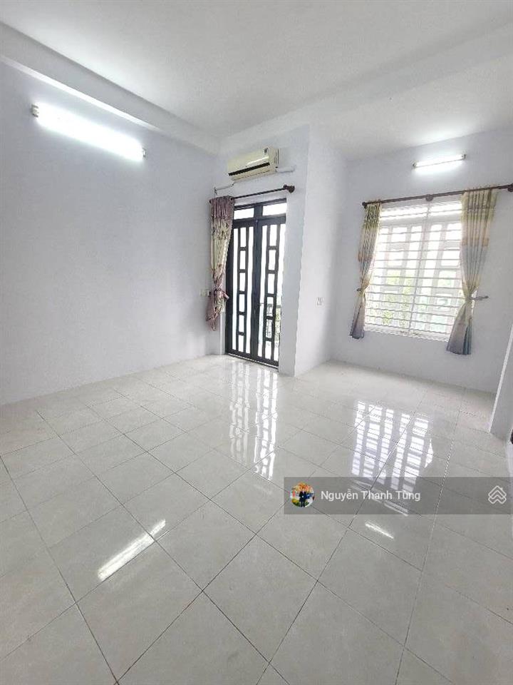 Mặt tiền kinh doanh 3 tầng lô góc không lộ giới đường thạnh xuân 18, dt 90m2 (4.5 x 20), đường 8m.