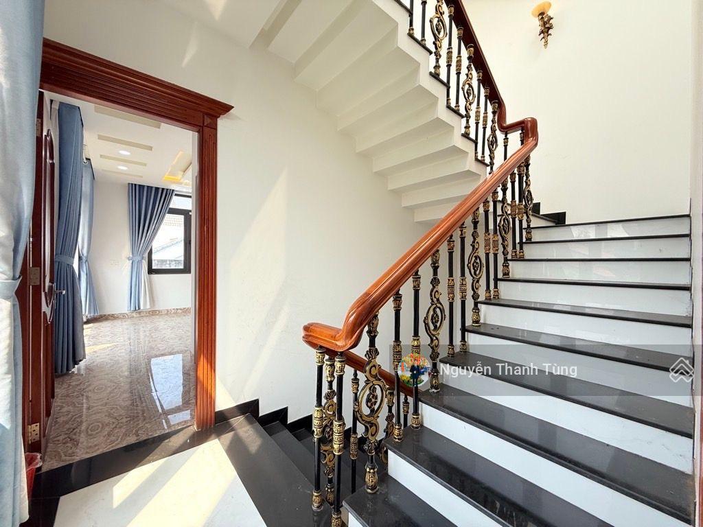 Siêu phẩm biệt thự 4 tầng lô góc khu dân cư hiệp thành, diện tích 146m2, ngang 8m, không lộ giới.