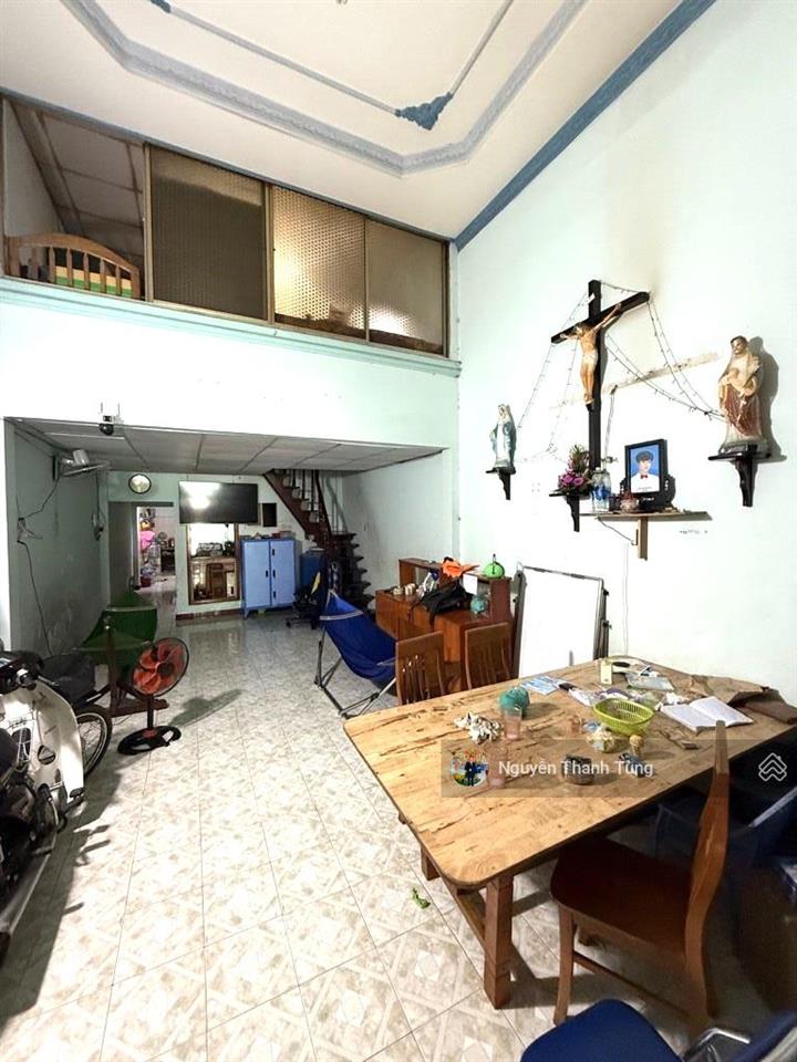 Nhà cấp 4 xe hơi ngủ nhà gần mặt tiền huỳnh thị hai, diện tích 98m2 (4 x 24), đường 12m thông.