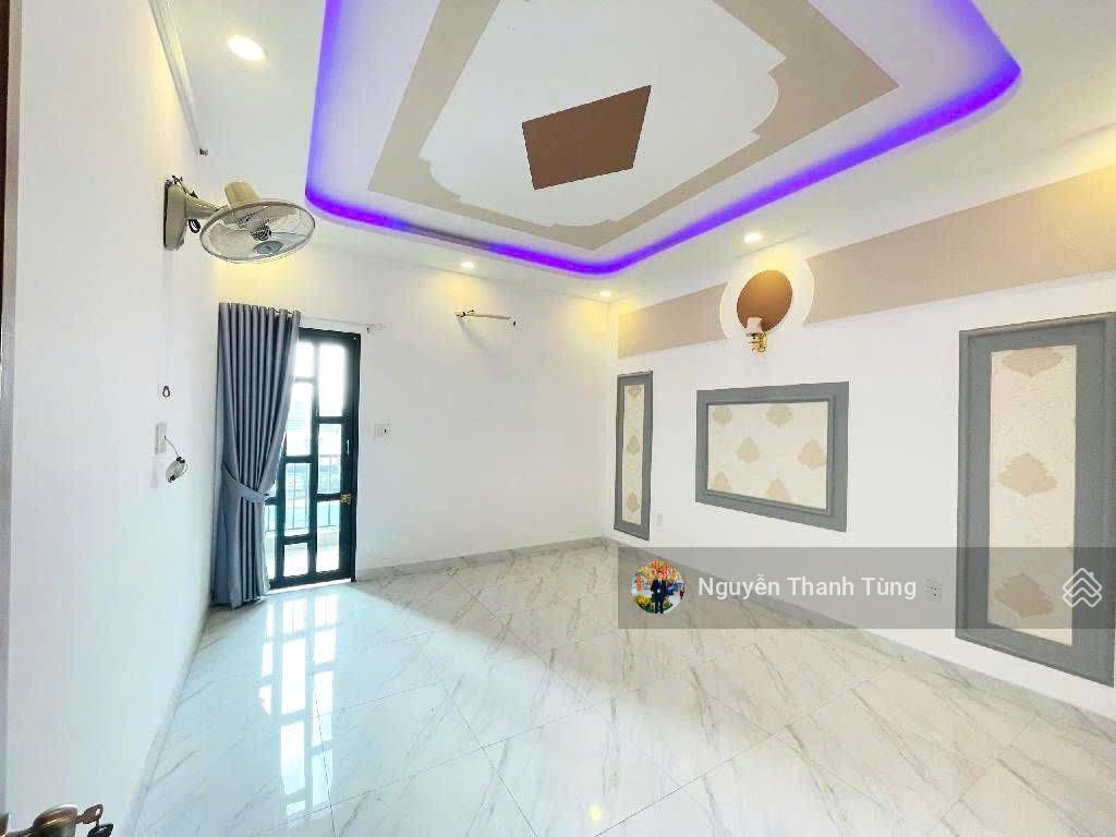 Nhà 4 tầng mặt tiền đường hiệp thành 17, tân thới hiệp  dt 92m2, ngang 4m, gần chợ hiệp thành.