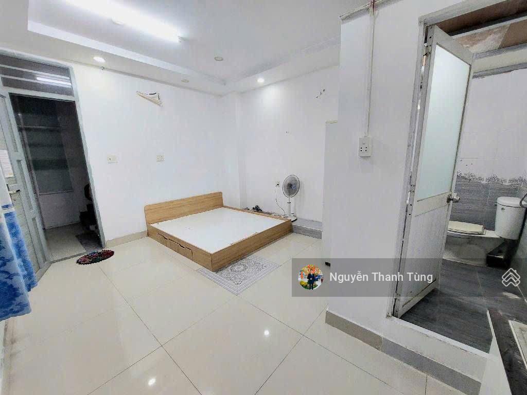 Gấp bán  căn hộ dịch vụ 6 tầng  mặt tiền đường 551 lê văn khương, dt 93m2, ngang 6.5m, 14 phòng.