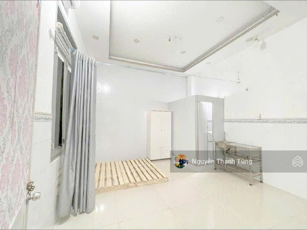 Gấp bán  căn hộ dịch vụ 6 tầng  mặt tiền đường 551 lê văn khương, dt 93m2, ngang 6.5m, 14 phòng.