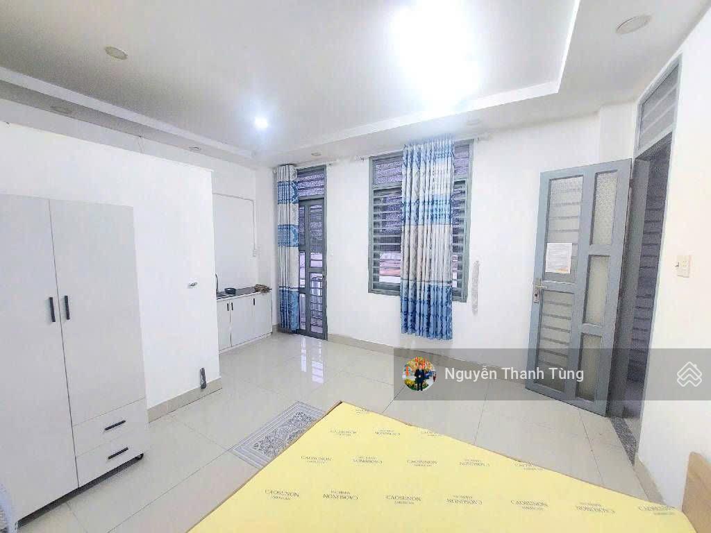 Gấp bán  căn hộ dịch vụ 6 tầng  mặt tiền đường 551 lê văn khương, dt 93m2, ngang 6.5m, 14 phòng.