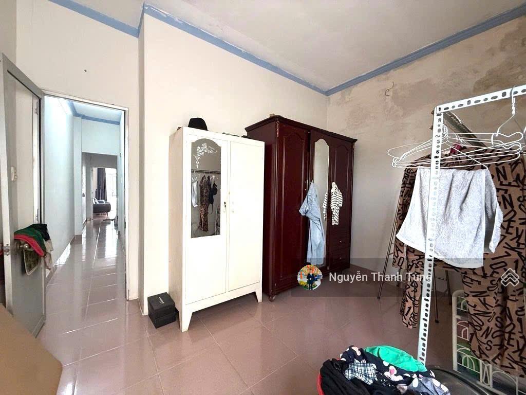 Nhà 2 tầng đường trương thị hoa, tân thới hiệp  dt 80m2, hẻm 8m, gần trường thcs nguyễn hiền.