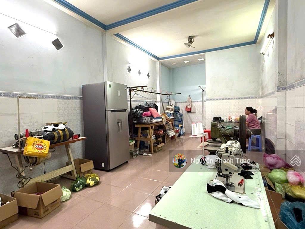 Nhà 2 tầng đường trương thị hoa, tân thới hiệp  dt 80m2, hẻm 8m, gần trường thcs nguyễn hiền.