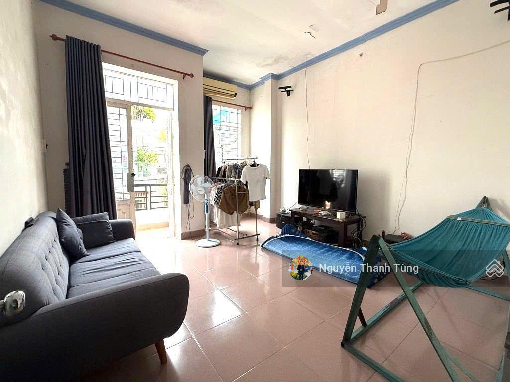 Nhà 2 tầng đường trương thị hoa, tân thới hiệp  dt 80m2, hẻm 8m, gần trường thcs nguyễn hiền.