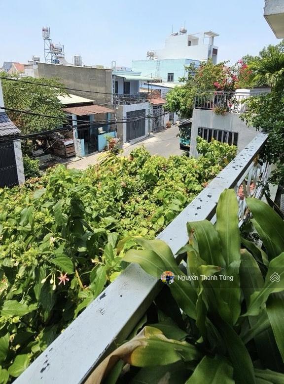 Nhà 3 tầng lô góc 2 mặt tiền đường tân xuân, khu dân cư tanimex  dt 123m2, ngang 5m, đường 10m.