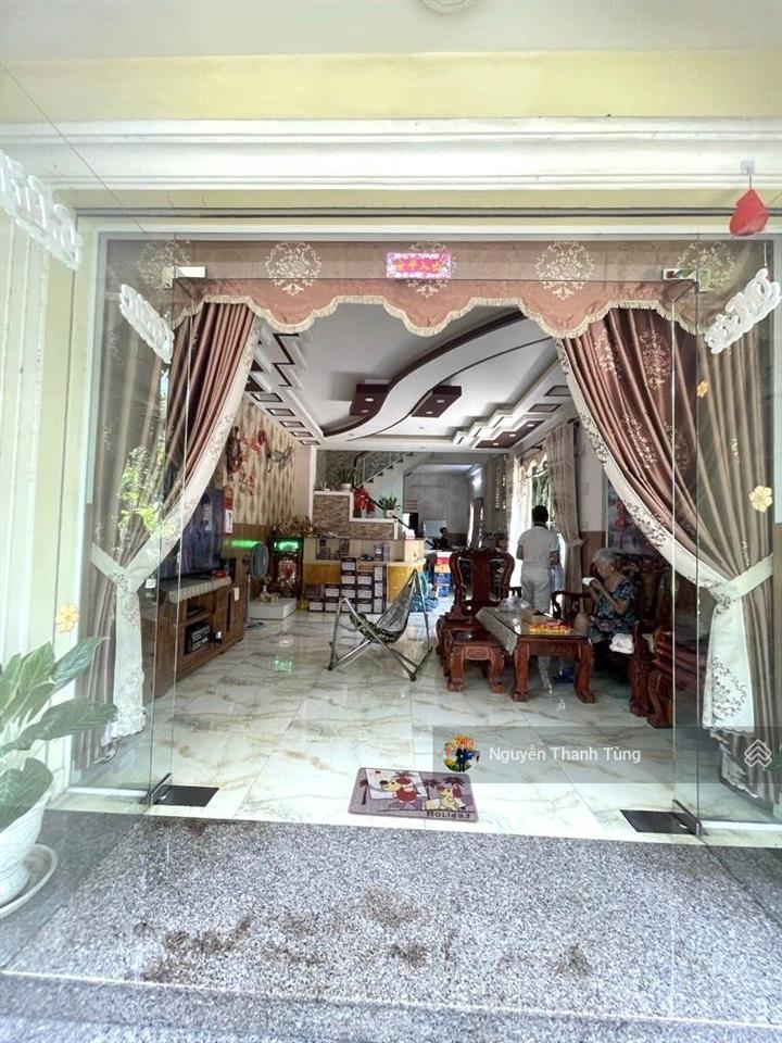 Nhà 3 tầng lô góc 2 mặt tiền đường tân xuân, khu dân cư tanimex  dt 123m2, ngang 5m, đường 10m.