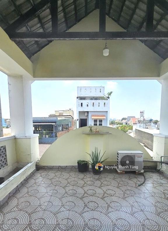 Nhà 3 tầng lô góc 2 mặt tiền đường tân xuân, khu dân cư tanimex  dt 123m2, ngang 5m, đường 10m.