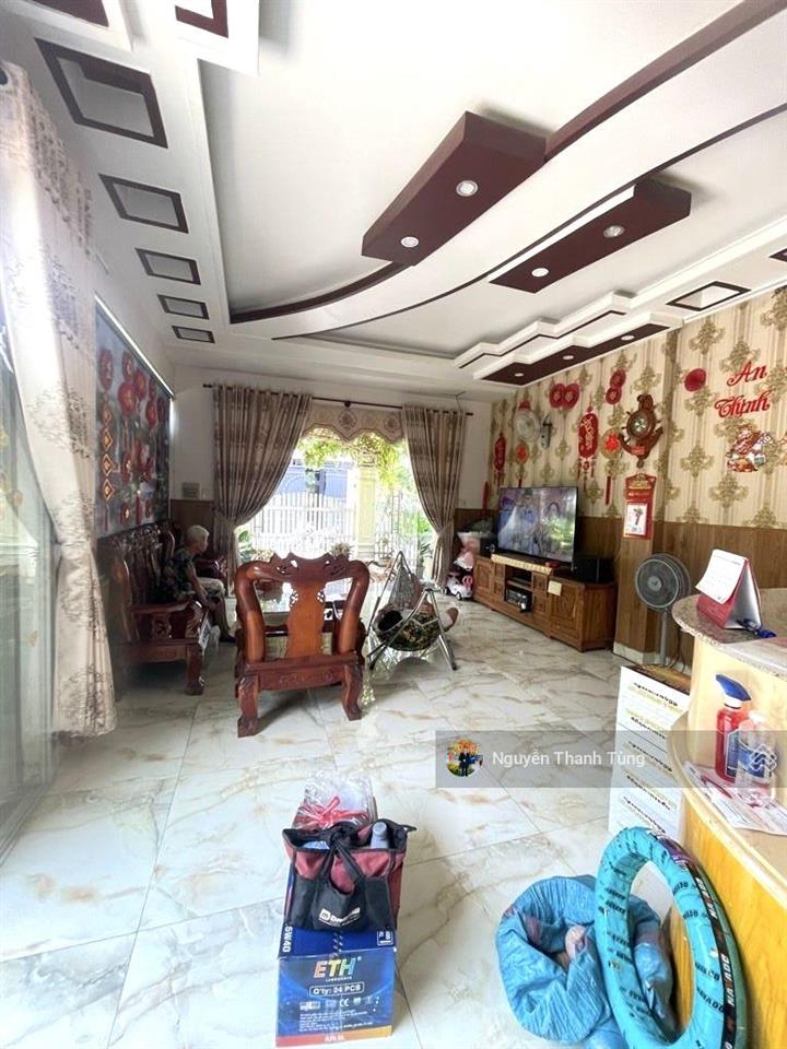 Nhà 3 tầng lô góc 2 mặt tiền đường tân xuân, khu dân cư tanimex  dt 123m2, ngang 5m, đường 10m.