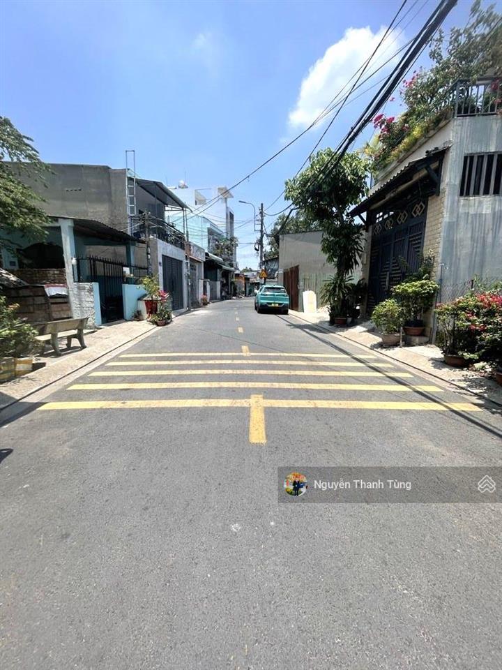 Nhà 3 tầng lô góc 2 mặt tiền đường tân xuân, khu dân cư tanimex  dt 123m2, ngang 5m, đường 10m.