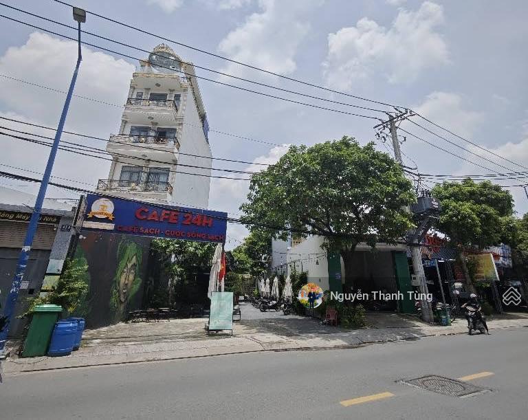 Mặt tiền kinh doanh 3 tầng đường trương thị hoa, dt 150m2 (5 x 30), đường 20m gần siêu thị metro