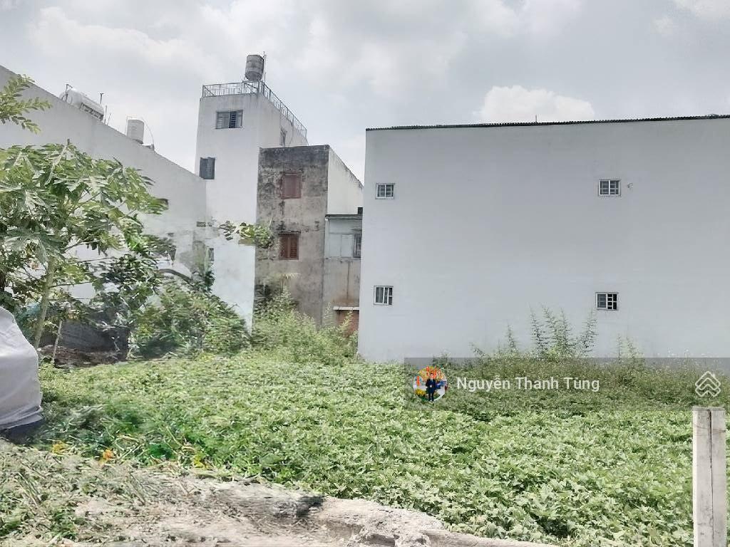 Gấp bán  lô đất thổ cư hơn 210m2, ngang 10m đường thạnh xuân 18, hẻm xe hơi 8m gần chợ minh phát
