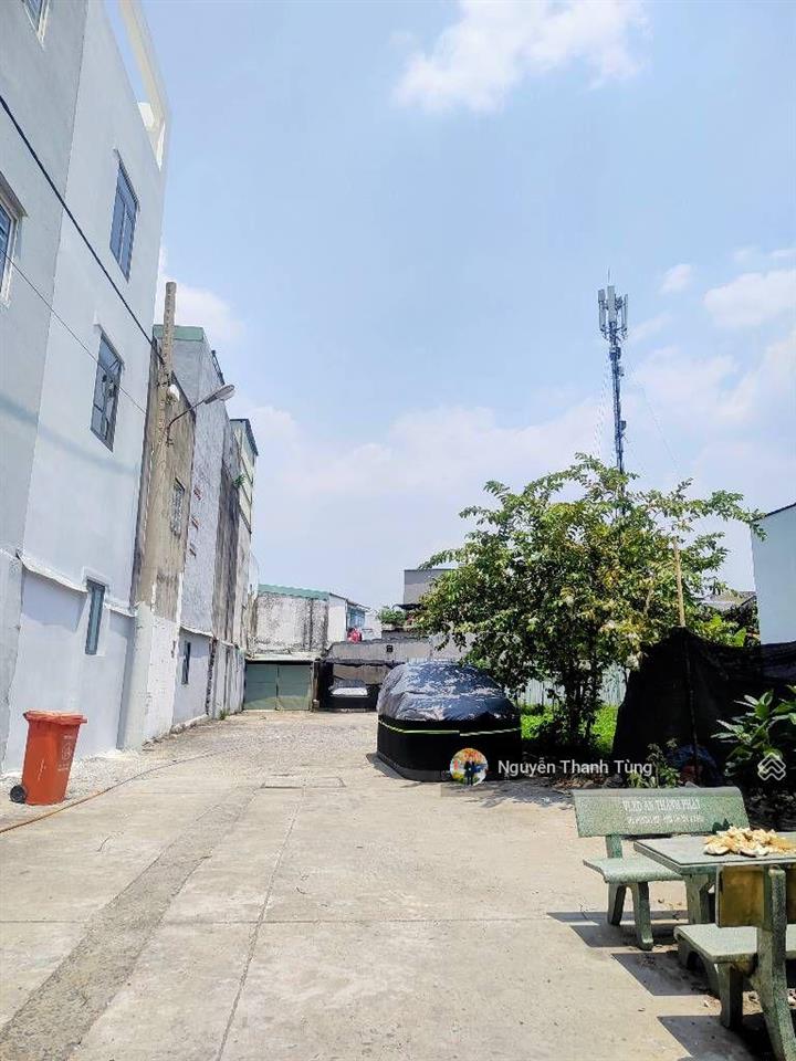 Gấp bán  lô đất thổ cư hơn 210m2, ngang 10m đường thạnh xuân 18, hẻm xe hơi 8m gần chợ minh phát