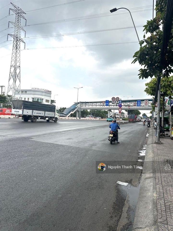 Bán chdv 3 tầng mặt tiền đường trường chinh, trung mỹ tây, dt 197m2 (5.4 x 37), không lộ giới.