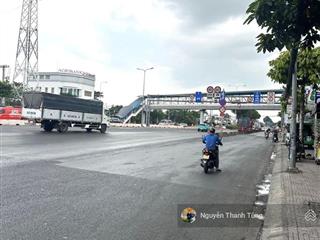 Bán chdv 3 tầng mặt tiền đường trường chinh, trung mỹ tây, dt 197m2 (5.4 x 37), không lộ giới.