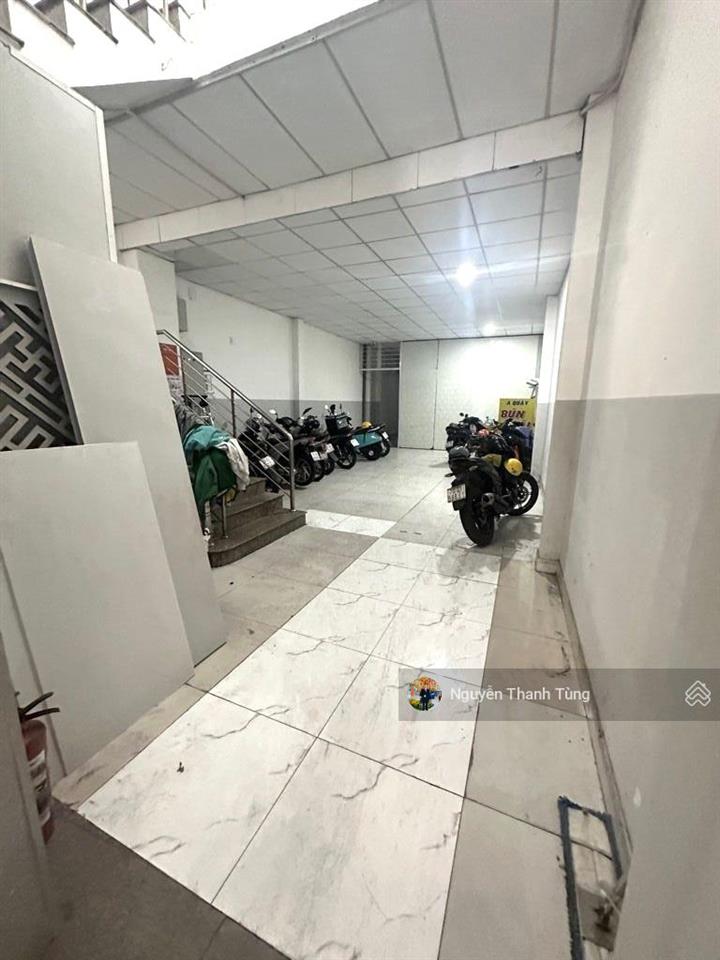 Bán chdv 3 tầng mặt tiền đường trường chinh, trung mỹ tây, dt 197m2 (5.4 x 37), không lộ giới.