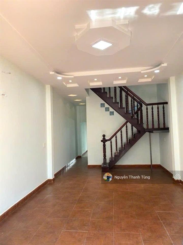 Nhà 2 tầng hẻm 8m thông gần mặt tiền trường chinh, đông hưng thuận, dt 88m2, giáp tân bình.