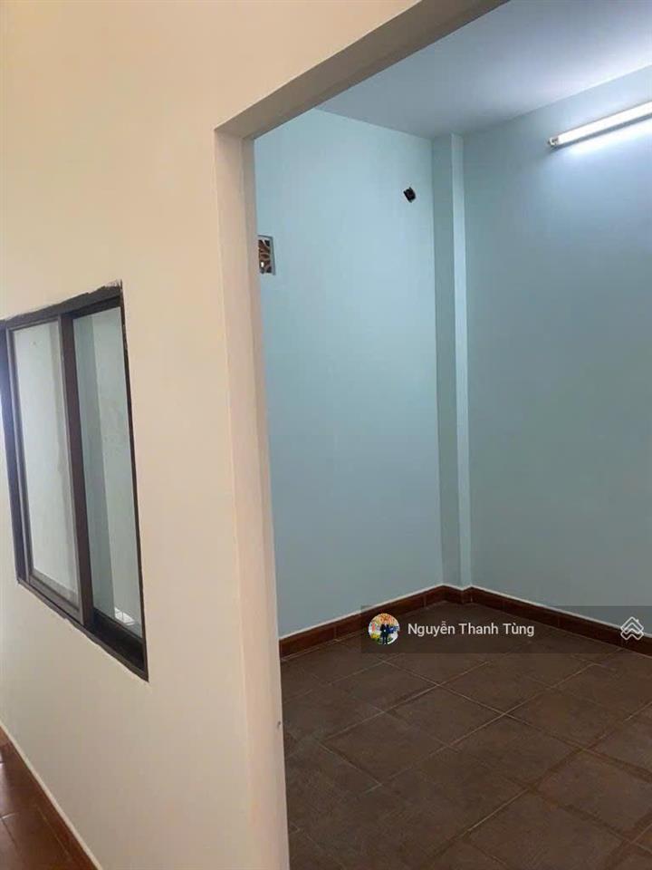 Nhà 2 tầng hẻm 8m thông gần mặt tiền trường chinh, đông hưng thuận, dt 88m2, giáp tân bình.
