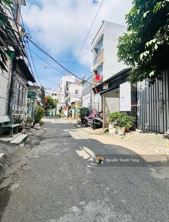 Nhà 2 tầng hẻm 8m thông gần mặt tiền trường chinh, đông hưng thuận, dt 88m2, giáp tân bình.