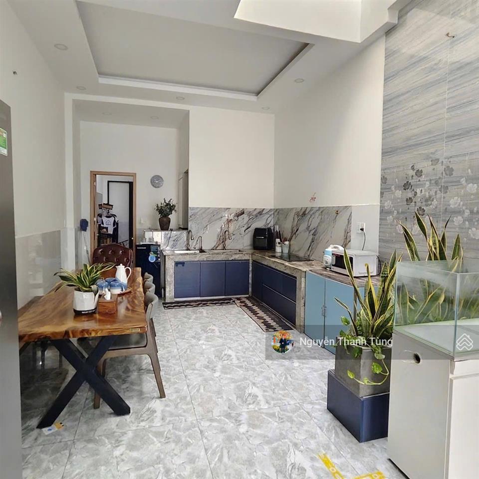 Siêu phẩm nhà mới 2 tầng xe hơi ngủ nhà gần đường lê thị riêng, thới an. 98m2, hẻm 4m thông.