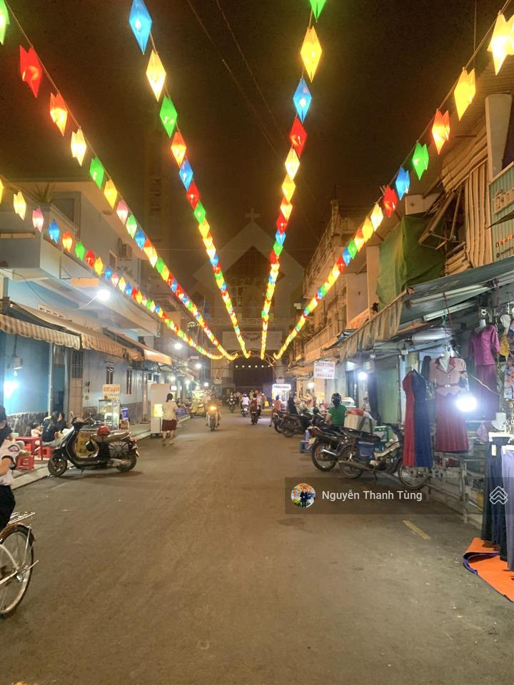 Nhà 2 tầng xe hơi ngủ nhà 1/ đường trường chinh, q12, dt 100m2, không quy hoạch, gần chợ lạc quang.