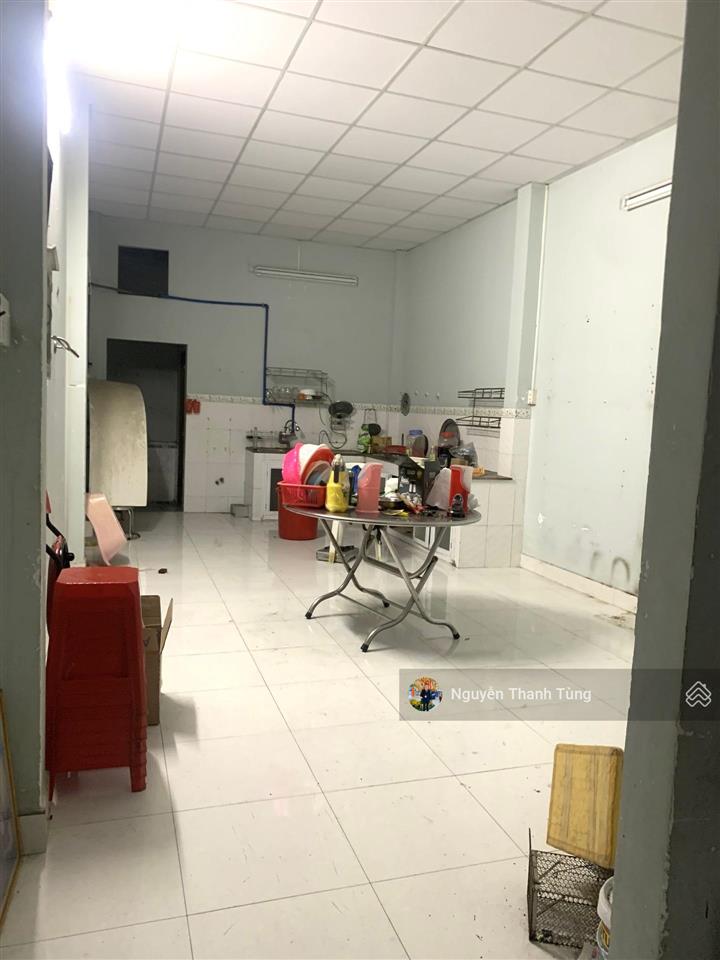 Nhà 2 tầng xe hơi ngủ nhà 1/ đường trường chinh, q12, dt 100m2, không quy hoạch, gần chợ lạc quang.