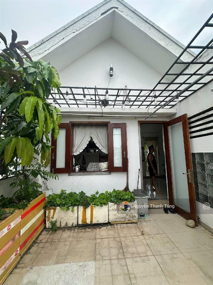 Biệt thự 4 tầng mặt tiền đường nguyễn hữu cầu, hóc môn 120m2, ngang 6m, gần ngã tư tô ký.