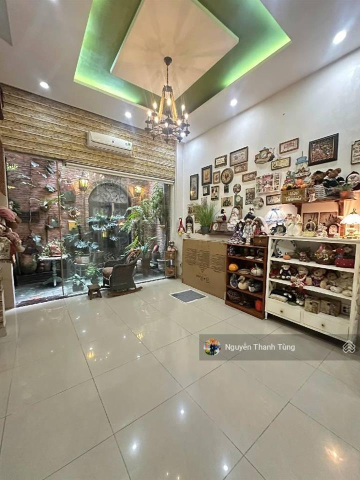 Biệt thự 4 tầng mặt tiền đường nguyễn hữu cầu, hóc môn 120m2, ngang 6m, gần ngã tư tô ký.