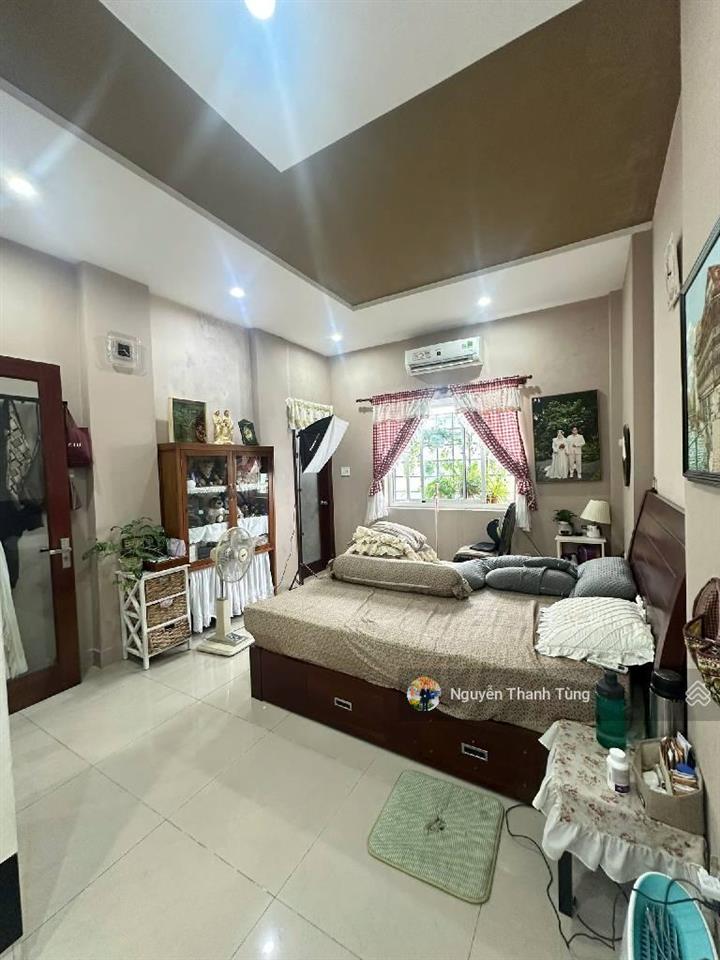Biệt thự 4 tầng mặt tiền đường nguyễn hữu cầu, hóc môn 120m2, ngang 6m, gần ngã tư tô ký.