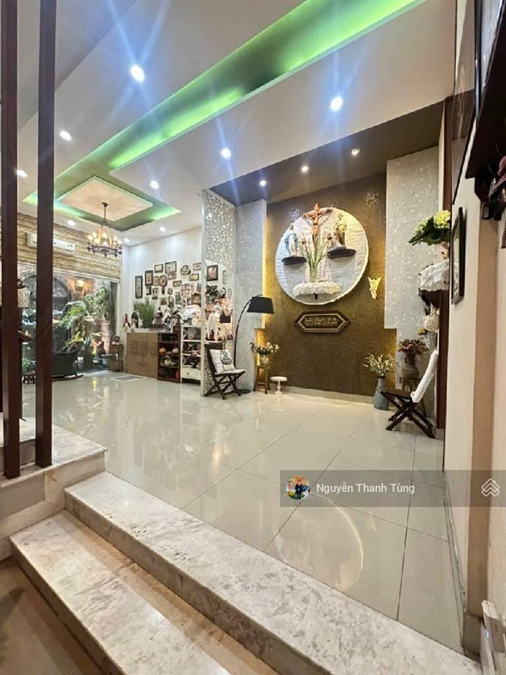 Biệt thự 4 tầng mặt tiền đường nguyễn hữu cầu, hóc môn 120m2, ngang 6m, gần ngã tư tô ký.