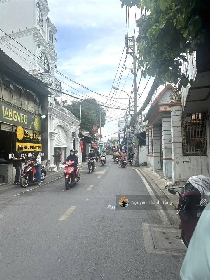 Biệt thự 4 tầng mặt tiền đường nguyễn hữu cầu, hóc môn 120m2, ngang 6m, gần ngã tư tô ký.