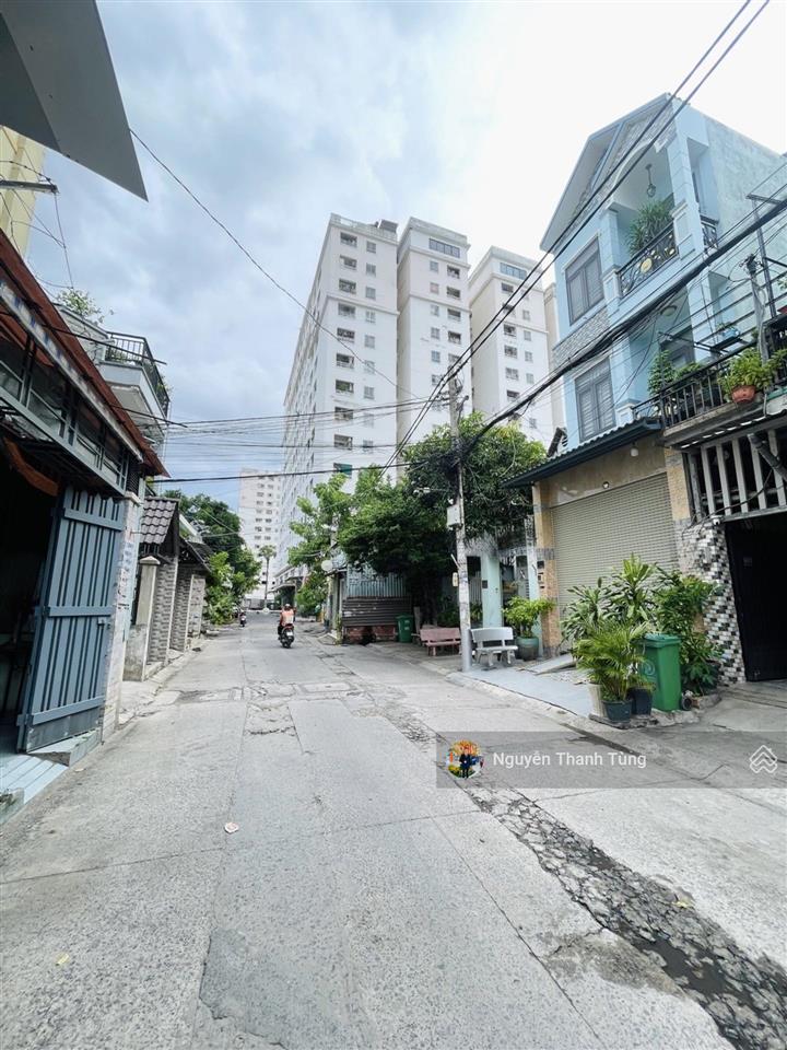 Gấp bán  nhà cấp 4 hơn 161m2, ngang 6.7m hẻm xe tải thông 1/ ngắn đường phan văn hớn, quận 12.