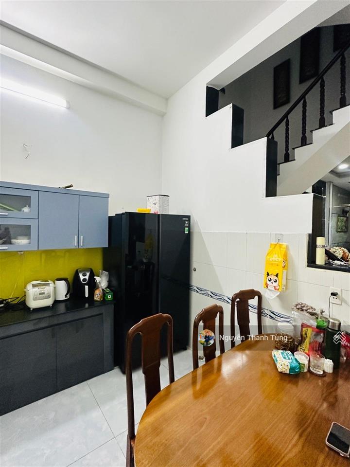 Gấp bán  mặt tiền kinh doanh 3 tầng đường 8m nhánh lê thị riêng, quận 12, dt 88m2, xe hơi ngủ nhà.