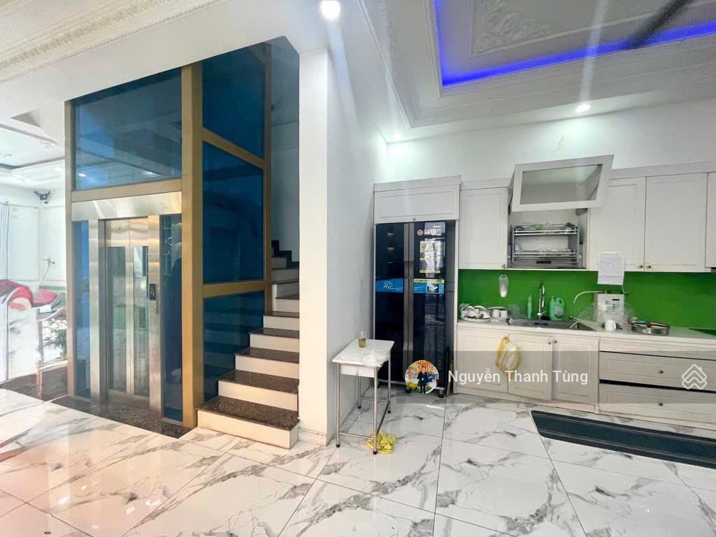 Nhà 4 tầng thang máy khu vip đường 10m nguyễn ảnh thủ, quận 12, diện tích 135m2, nội thất cao cấp.