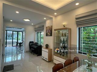 Biệt thự 3 tầng ngay kdc phú nhuận đường lê thị riêng, q 12, dt 120m2, ngang 6m, nội thất cao cấp.