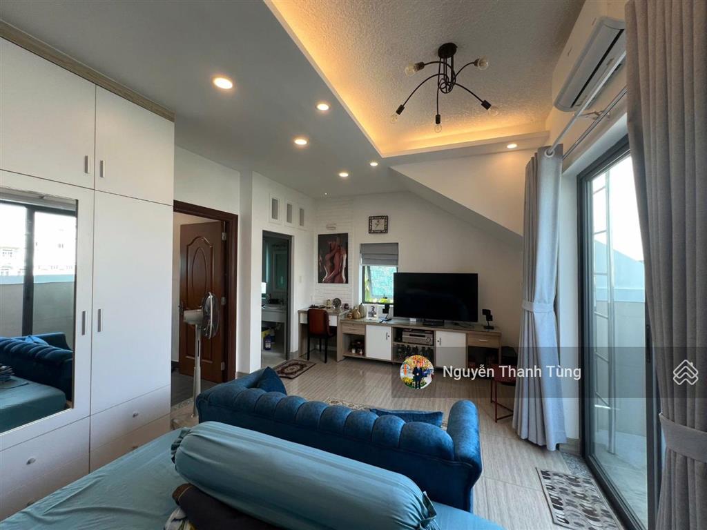 Biệt thự 3 tầng ngay kdc phú nhuận đường lê thị riêng, q 12, dt 120m2, ngang 6m, nội thất cao cấp.