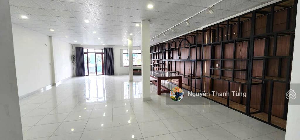 Biệt thự hơn 300m2, ngang 8m mặt tiền đường nhánh hà huy giáp, q12, 3 tầng gần cao đẳng điện lực