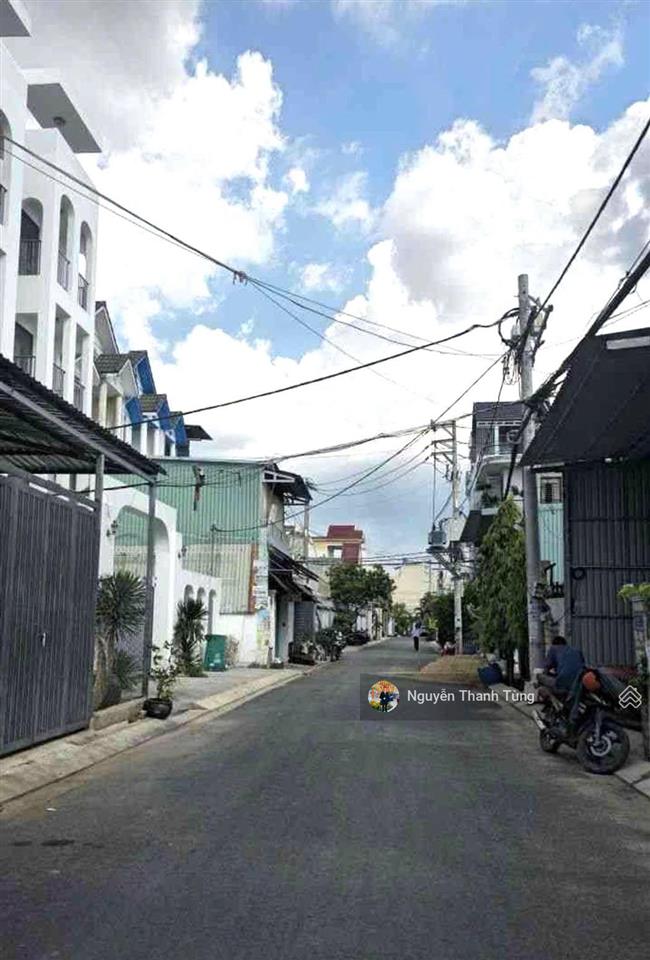 Biệt thự nhà vườn 172m2, ngang 8m  mặt tiền đường thạnh xuân 38, quận 12  gần chợ thạnh xuân.