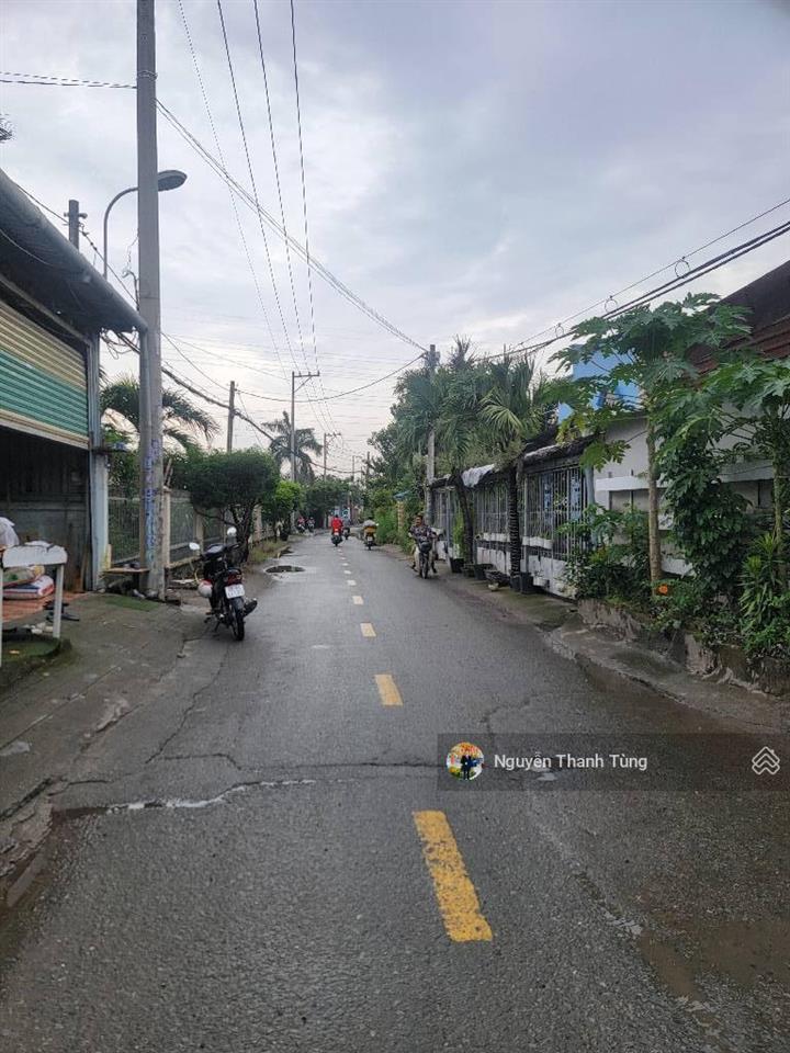 Gấp bán  mặt tiền đường an phú đông 3, diện tích 300m2, ngang gần 9m, đường 10m, gần khu villa apd