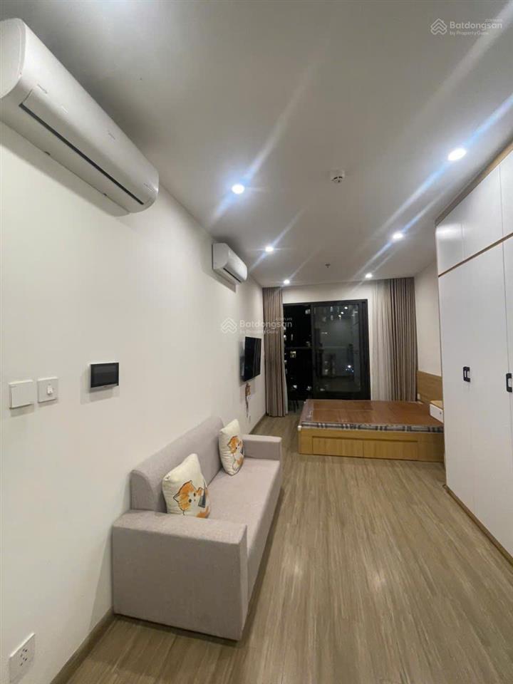 Studio đông nam  tòa p2 pavilion ocp1  giá 1.8 tỷ  full nội thất (có thương lượng)