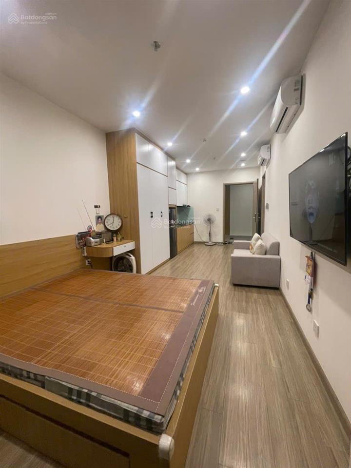 Studio đông nam  tòa p2 pavilion ocp1  giá 1.8 tỷ  full nội thất (có thương lượng)