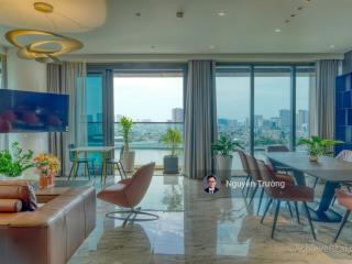 Căn hộ 4pn nội thất đẹp nhất cove đang trống và cần tìm khách thuê. 2 thang máy riêng lên tận nhà