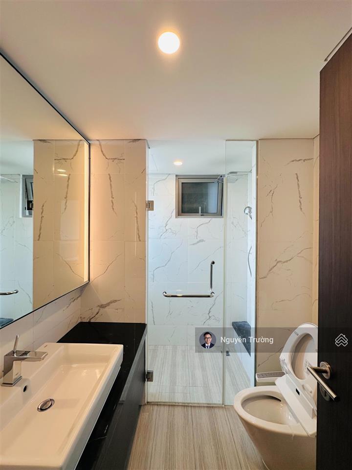 Thuê ngay căn hộ 2pn lầu cao 3x nội thất decor, căn góc thoáng mát. giá chỉ 35 triệu
