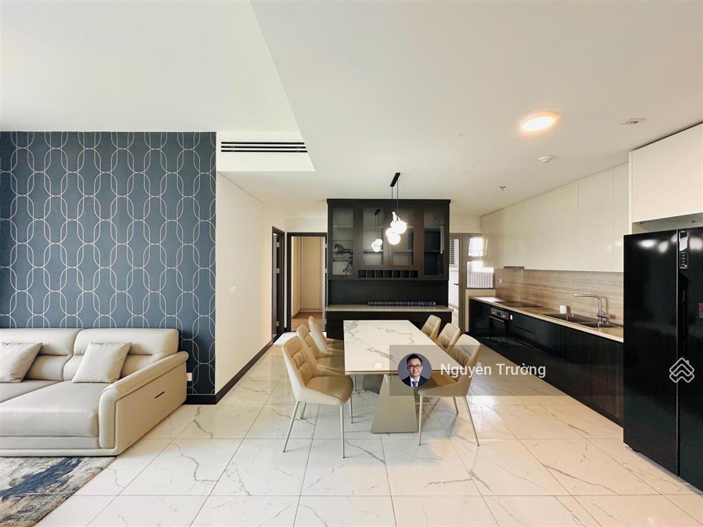 Thuê ngay căn hộ 2pn lầu cao 3x nội thất decor, căn góc thoáng mát. giá chỉ 35 triệu